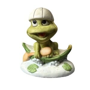 Vintage CGC Taiwan Ceramic Frog Figurine Leaf Boat Sun Hat Whimsical Decor 4.5in